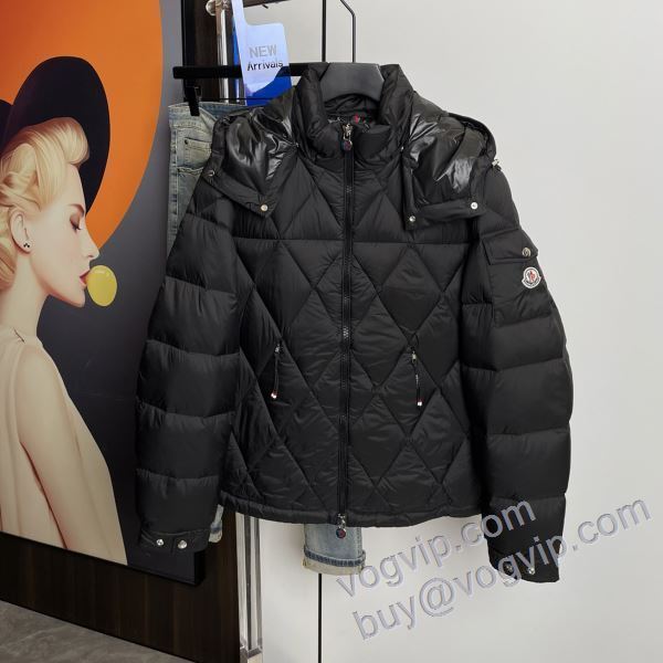 大人気☆NEW!!  ダウンジャケット モンクレール MONCLER 2024年モデル入荷 コピー 商品 販売 程よい光沢感がある