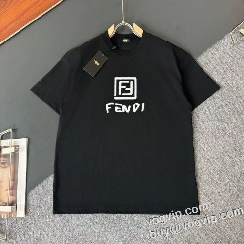 半袖Tシャツ シックスタイルに活躍 ブランドスーパーコピー 激安専門店 フェンディ FENDI 2024お得100%新品 着回し度抜群 2色可選