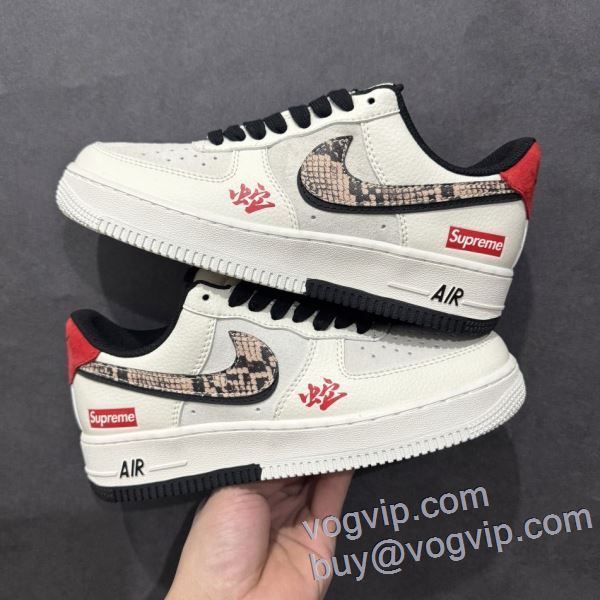 2025新作登場 シュプリームスーパーコピー N1ke Air Force 1 '07 Low “Supreme スニーカー カジュアルシューズ ずっと人気?