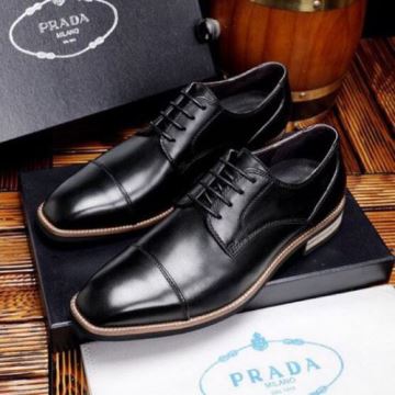 プラダコピー 軽量で疲れにくい 2022 PRADAコピー セレブ風 シューズ 2色可選  革靴 