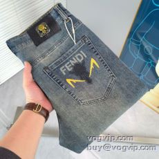 今話題の最新作 フェンディ F...