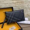 品質保証2025 BURBERRYスーパーコピー 激安 店舗で人気満点 ポーチバーバリーブランドコピー NBAGBU033