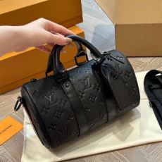 セレブ愛用の超人気商品LOUI...