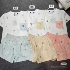実用性に溢れるアイテム 半袖Tシャツ 上下セット  2025驚きの破格値セール ルイ ヴィトン スーパーコピー NZLVNXZ040 3色可選
