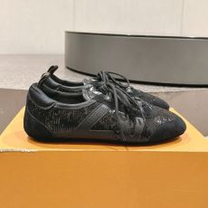 カジュアルシューズ スニーカー 2025新作入荷定番人気 ル...