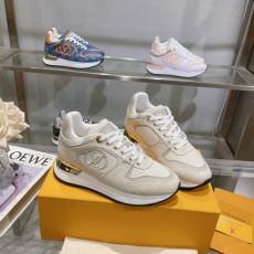 ルイ ヴィトン LOUIS V...
