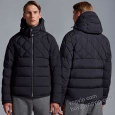 早くも完売している モンクレー...