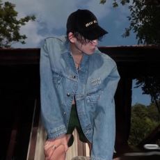 MIUMIUスーパーコピー NWTMIU050 レディース 2025割引セール ミュウミュウ デニムジャケット ジャケット、上着