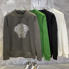 コーデ 知的なムードを演出 ヴ...