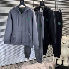 プルオーバーパーカー 2025割引セール ヴェルサーチ ブラ...