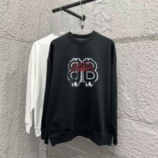 大人気アイテム！入手困難 プルオーバーパーカー 2色可選 2025品質保証安い バレンシアガ BALENCIAGA WTBAL228 コピーブランド