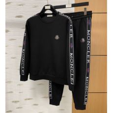 モンクレール MONCLERコピー ブランド WTMO149 2025新作品 プルオーバーパーカー 上下セット 肌触りの気持ちい?