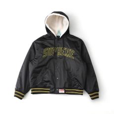 2026新商品！ Supreme x Mitchell & Ness Lined Hooded Satin Varsity Jacket 機能性?耐久性抜群 SUPWT172 ブルゾン ジャケット、上着 2色可選 シュプリームスーパーコピー