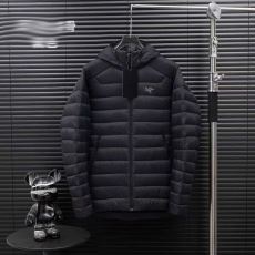 人気商品 アークテリクス ブラ...