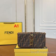 ファション性の高い フェンディ...