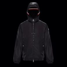 デザイン性の高い モンクレール コピーブランド 2026春夏...