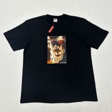 シュプリームスーパーコピー 激安 SUPREME X SPITFIRE SS26 FLAG TEE NXZ083 半袖Tシャツ 2色可選 スタイルアップ効果