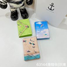 M63144 二つ折り財布 短...