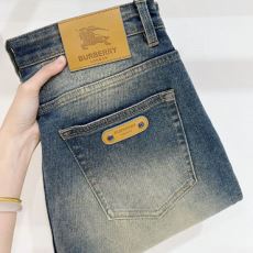 ジーンズ デニムパンツ 一味違うケーブル編みが魅力満点 バーバリー スーパーブランドコピー品質保証 2026超激得新作登場 NZKBU057