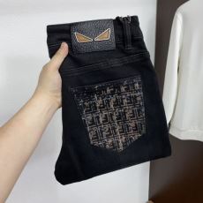 早くも完売している ジーンズ ...