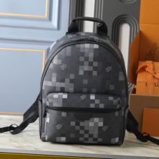 リュック、バックパック 先行販...