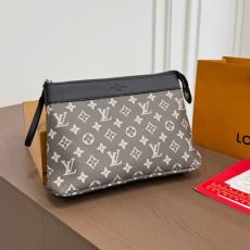 ルイ ヴィトンLOUIS VU...