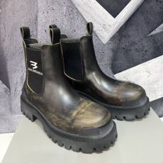 バレンシアガ スーパーコピー 激安 2026秋冬超人気 NXIEBAL024 シューズ ショートブーツ カジュアルシューズ 上品な輝きを放つ形