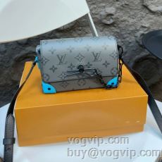 LOUIS VUITTON 2...