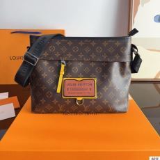 ルイ ヴィトン LOUIS V...