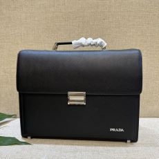 プラダ PRADA おしゃれに...