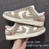 存在感のある シュプリーム ブランドコピー N1ke SB Dunk Low x Supreme スニーカー カジュアルシューズ 2025春夏季新作