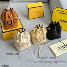フェンディ FENDI 202...