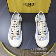 フェンディ FENDIブランド...