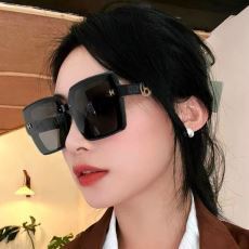 スタイリッシュな印象 エルメス...