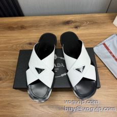 完成度の高い逸品 プラダ ブラン...