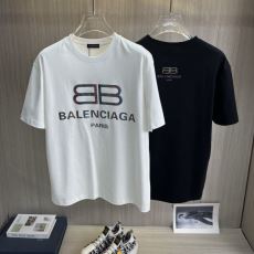 お洒落に魅せる バレンシアガ BALENCIAGAブランドコピー NXZBAL272 2025高品質 半袖Tシャツ 2色可選