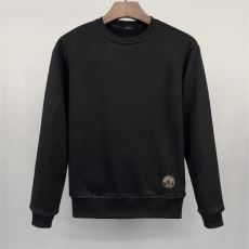 ヴェルサーチ スーパーコピー 今からの季節にピッタリ！ WTVS040 プルオーバーパーカー ジャケット、上着 2025超激得100%新品