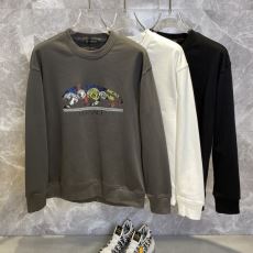 ヴェルサーチ VERSACEブランドコピー WTVS080 機能性も備えたアイテム プルオーバーパーカー ジャケット、上着 2025割引セール