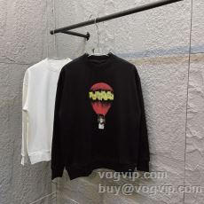 ルイ ヴィトン コピー WTLV464 2025期限限定！ プルオーバーパーカー 2色可選 雑誌掲載アイテム