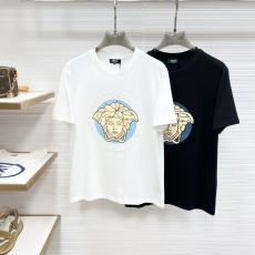 半袖Tシャツ ヴェルサーチ VERSACEコピー ブランド 2026期限限定！ NXZVS037 2色可選 落ち着いた感覚