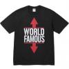 人気雑誌掲載 シュプリームブランドコピー SUPREME WORLD FAMOUS TEE 2026爆買い定番人気 SUPNXZ001 半袖Tシャツ 2色可選