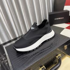 一番人気の新作はこれ スニーカ...