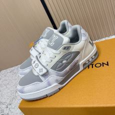 スニーカー ルイ ヴィトンスーパ...