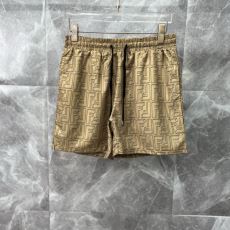 人目を惹くデザイン フェンディ...