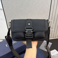 今一番HOTな新品 ディオール DIORスーパーコピー NBAGDIOR035 ショルダーバッグ 斜め掛けバッグ メンズバッグ 2026HOT品質保証