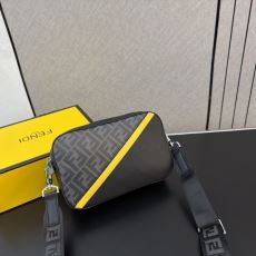 ショルダーバッグ 斜め掛けバッグ 肌触りのいい  メンズバッグ フェンディ FENDIブランド 偽物 通販 2026年モデル入荷 NBAGFEN016 6色可選