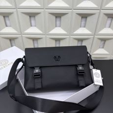 人気ブランド ショルダーバッグ 斜め掛けバッグ ヴェルサーチ VERSACEブランドコピー 2026HOTお買い得 NBAGVS012 メンズバッグ