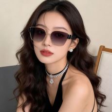 上品上質 フェンディ FENDI...