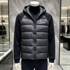 2026新作入荷人気 モンクレ...
