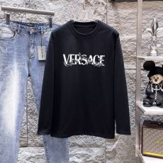 長袖Tシャツ ヴェルサーチ 偽物...
